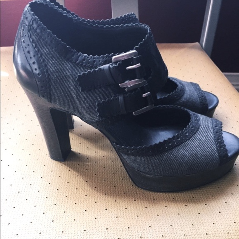 Halogen healed sandals